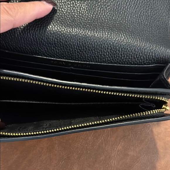 Tory Burch black pebble leather Wallet with Gold Signature T emblem - Picture 7 of 7
